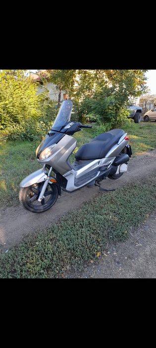 Yamaha X max 250
