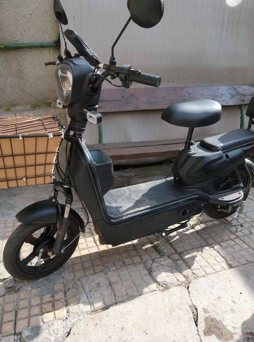 SCUTER ELECTRIC  cu pedale Nou