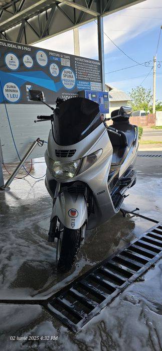 Suzuki Burgman AN 400