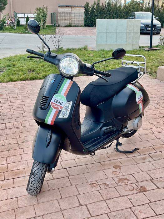 Vespa GTS 300 ie Super - Negru Mat / Lucios