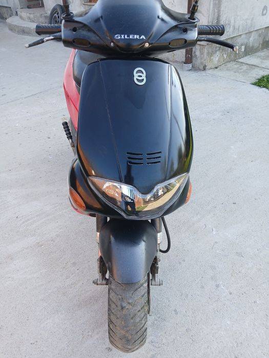 Vând scuter Gilera rumen 49cc