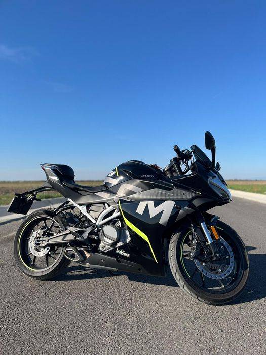 Cfmoto 300sr model 2022