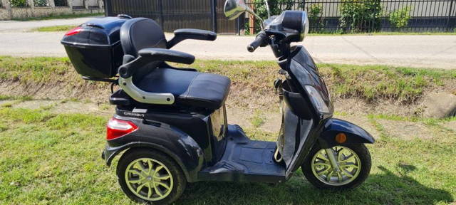 Triciclu electric  GRUNDING ECO 380