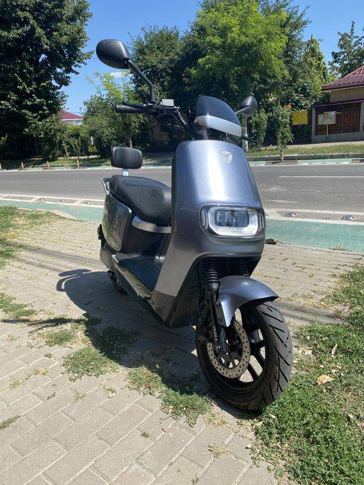 Scuter Electric Yadea E85