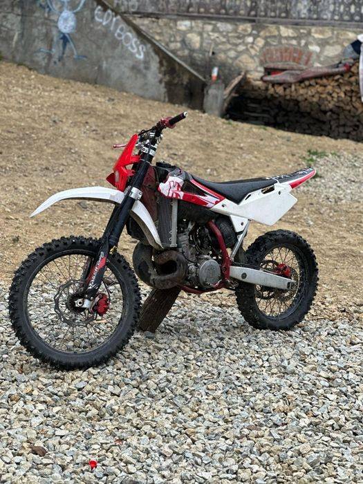Vând enduro huqsvarna 300 powervalve