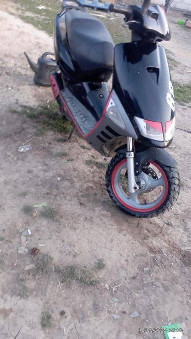 Scuter Aprilia SR 50