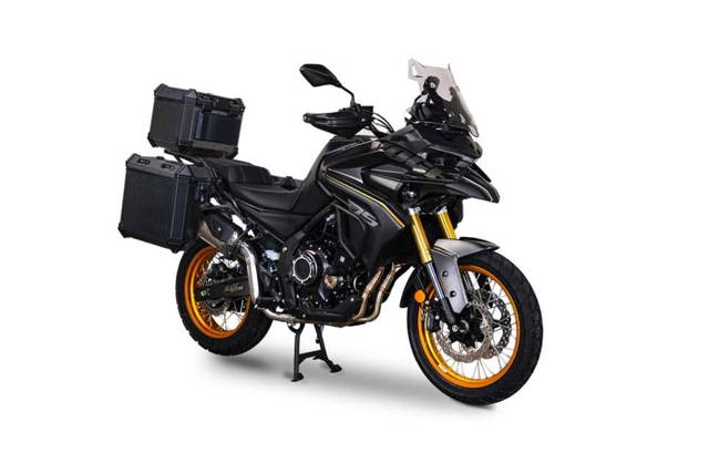Motocicleta Voge 525 DSX, cutii bagaje incluse, culoare negru