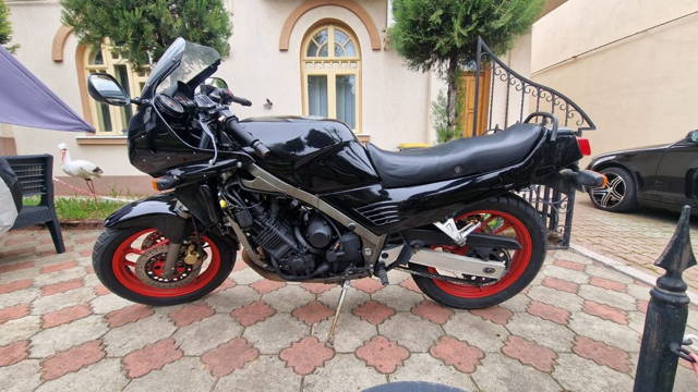 YAMAHA Fz 750 an 1986, atestat istoric