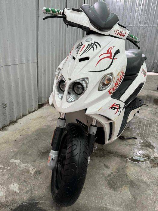 vand Malaguti F12R Phantom Tribal de PIESE nu Aerox, Piaggio, Aprilia