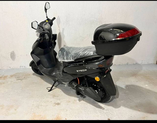 Scuter Ztech 36 fara permis 1800W - autonomie extinsa