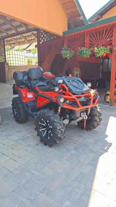 Vând atv Can-am XMR 1000r