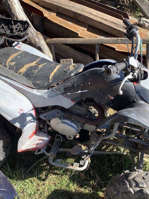 Vand atv bashan 250cc si un scuter mbk booster
