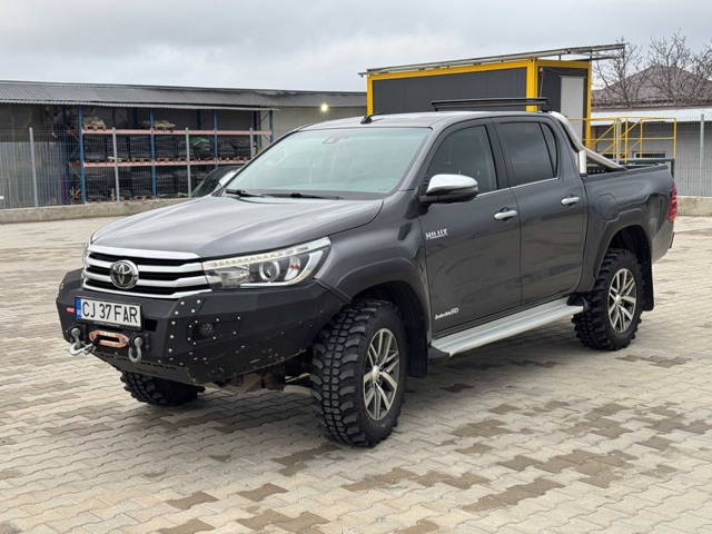 Toyota Hilux Invincible50