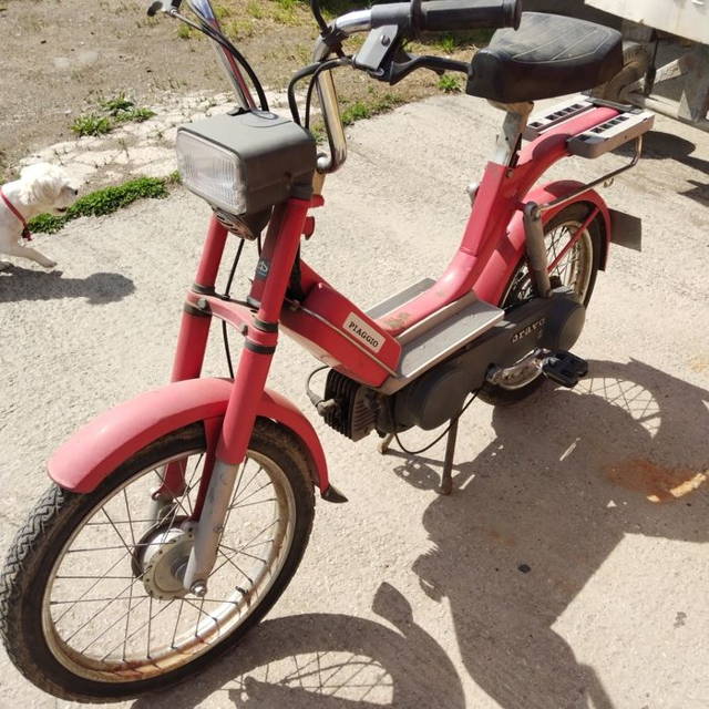 Vând motorin ,,Piaggio Bravo"