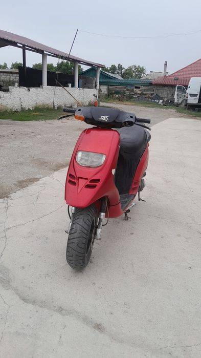 Vand sau schimb cu piagio cu pedale sau scuter electric