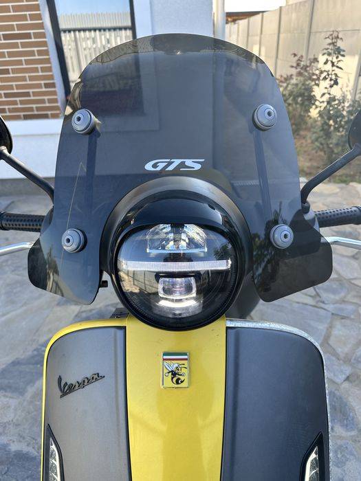 Vând Piaggio Vespa