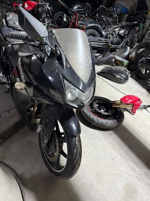 Dezmembrez kawasaki ninja 250 an 2011 motor functional