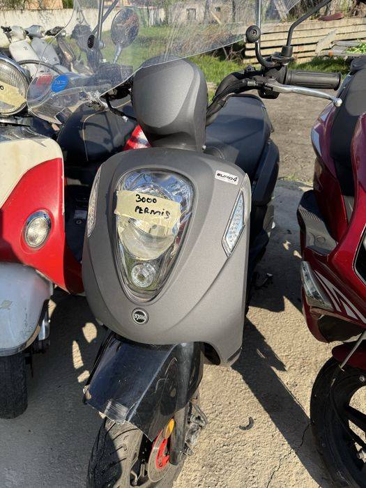 Scutere 45km/h Cat B inmatriculate sau neinmatriculate