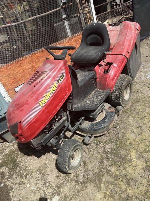Vand tractoras gazon !!