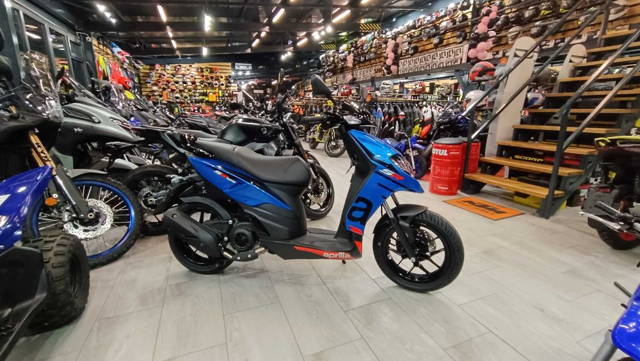 Aprilia SR 125 CBS-se conduce cu B-stoc EST BIKE Campina
