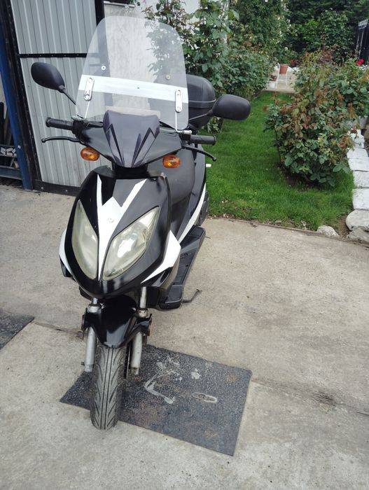 Vînd Scuter gy6 in 4 timpi
