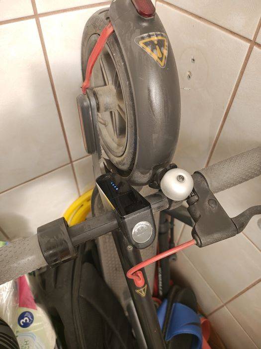 Vând trotineta Xiaomi M365