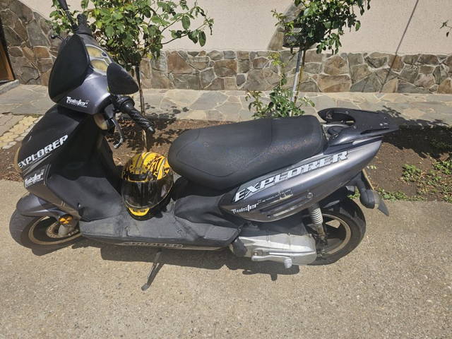 Scuter  explorer 49 mc