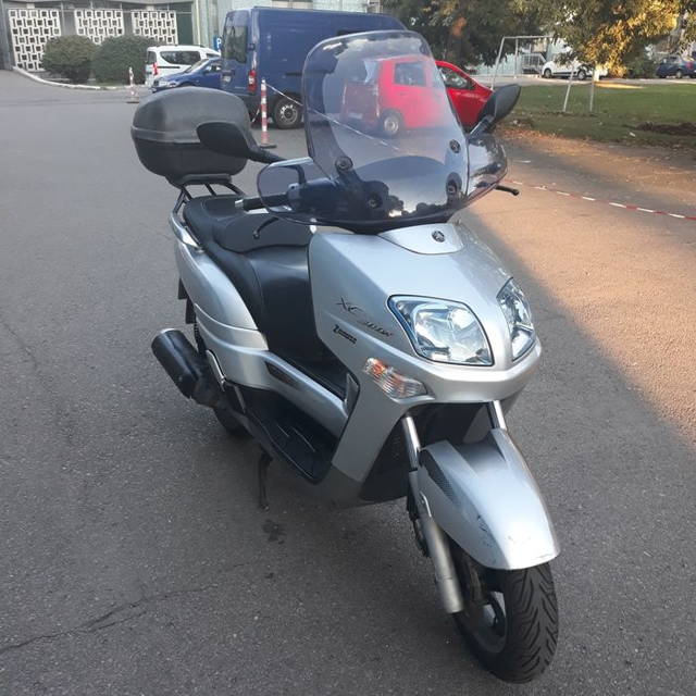 Vând Scuter Yamaha versity