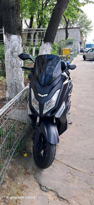 Maxi Scuter 125 cc 4 rimpi