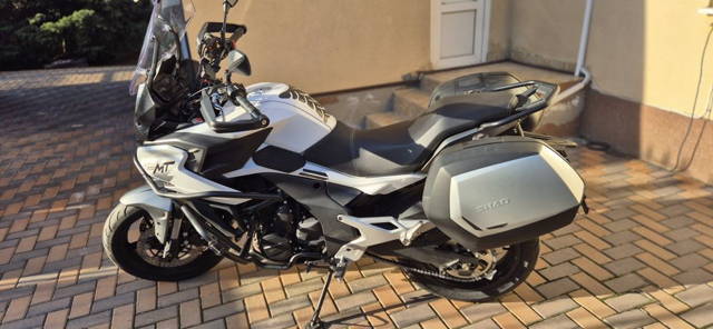 Vând CF MOTO 700 MT