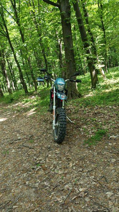 Vând cross 150cc