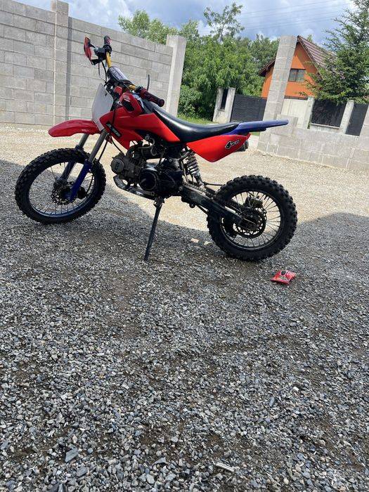 Vând cross125 urgent