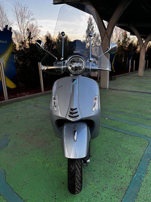 Scuter Vespa GTS