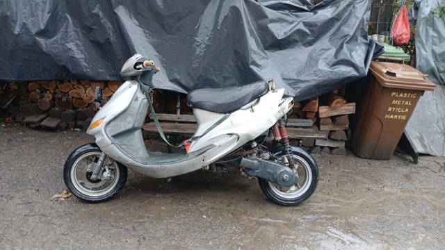 vând scuter skigo