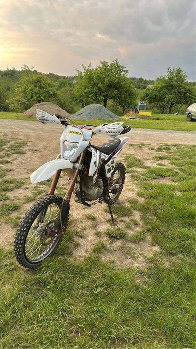 Cross 250.