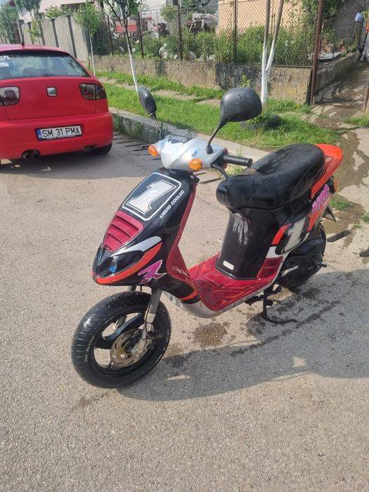 Vând scuter piaggio nrg în stare foarte