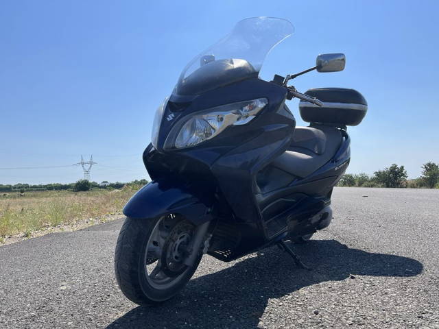 Maxi scooter Suzuki Burgman AN 400