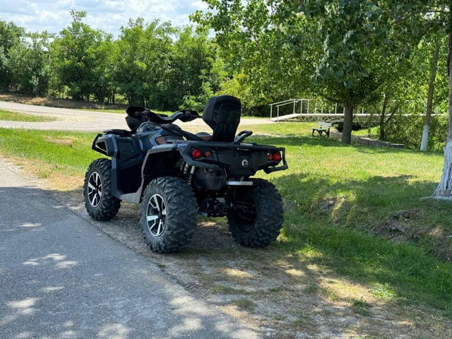 Vând ATV Can-Am  Outlander