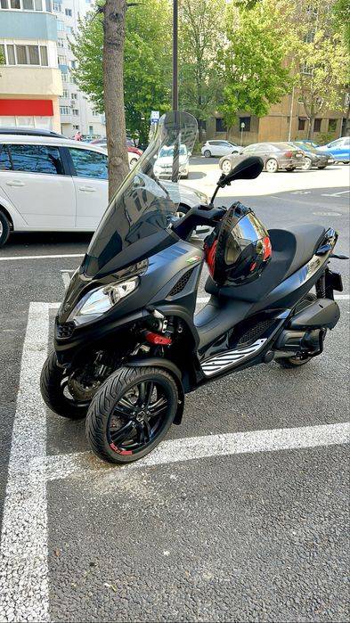 Vand Piaggio MP3 300cc Septembrie 2024 cu garantue PRET FIX 6000 EURO