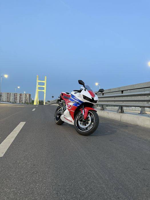 Honda Cbr 600rr.