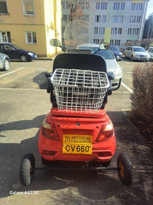 MOPED de vânzare 
ZT-15 
GYÁRTÁSI