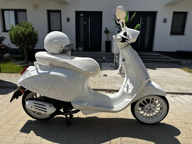 Vand Vespa Sprint 50 Justin Bieber