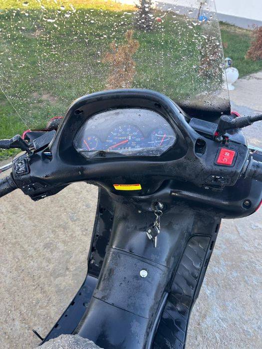 Vand doua scutere 0km unul de 49 cm si celalat de 150cm