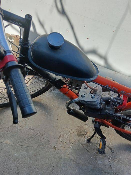 Bicicleta cu motor