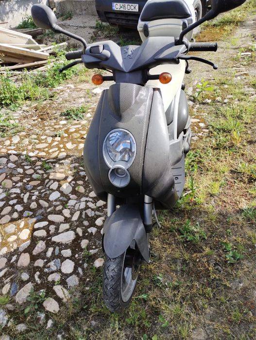 Vand scuter peugeot