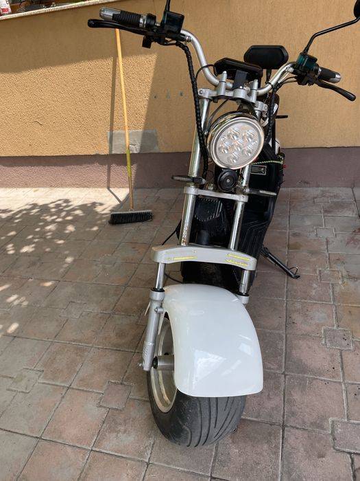 Vand scuter electric
