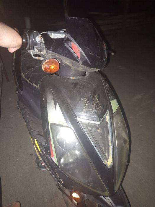 Vând scuter 80cc peda