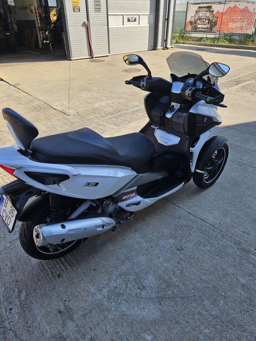 Quadro 350 se conduce cu B