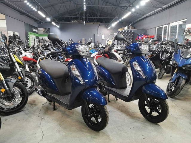 Suzuki Adress 125 nou -se conduce cu B125- Suzuki Constanta