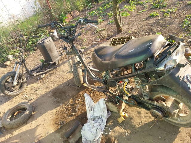 Vând scuter 80cc